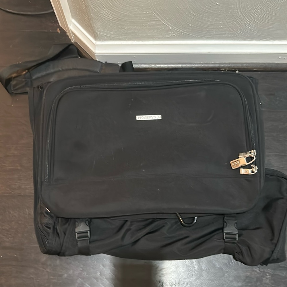Bentley’s ex travel carry on like new